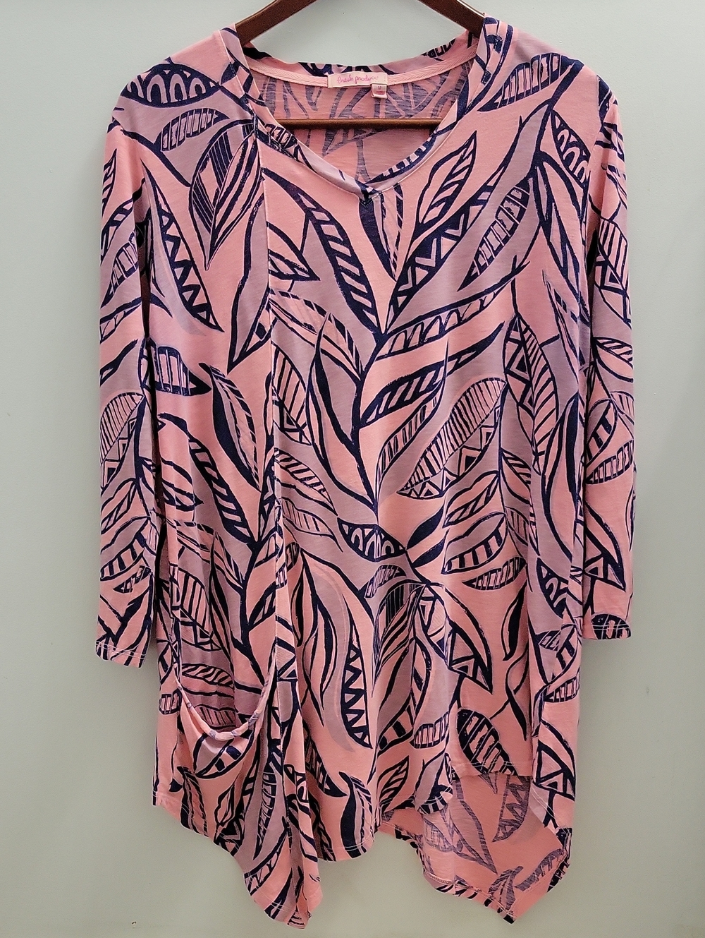 Fresh Produce Pink Tunic with Navy Leaf Print V Neck Size Medium